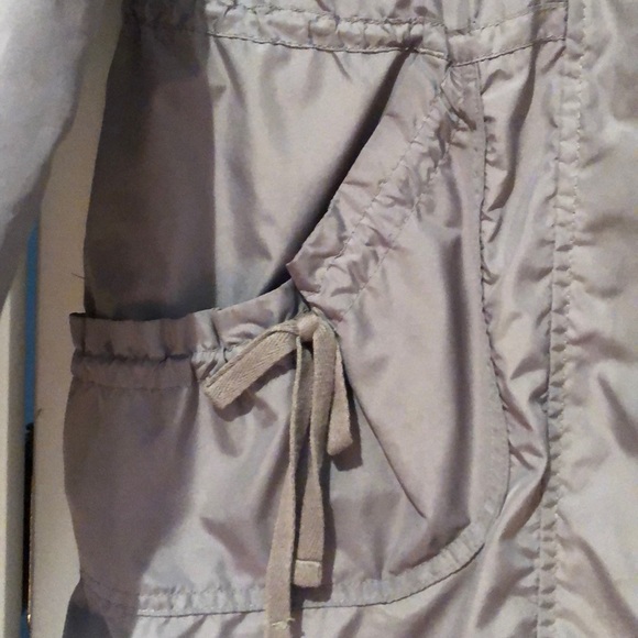 Gray windbreaker trench coat - Picture 2 of 4